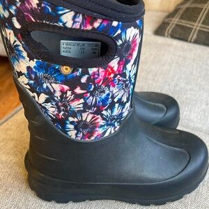 Bogs neoclassic insulated rain boots- girl size 13. Used for one winter season.
